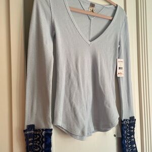 We The Free V-Neck Long Sleeve Top - Light Blue and Navy NWT SMALL
